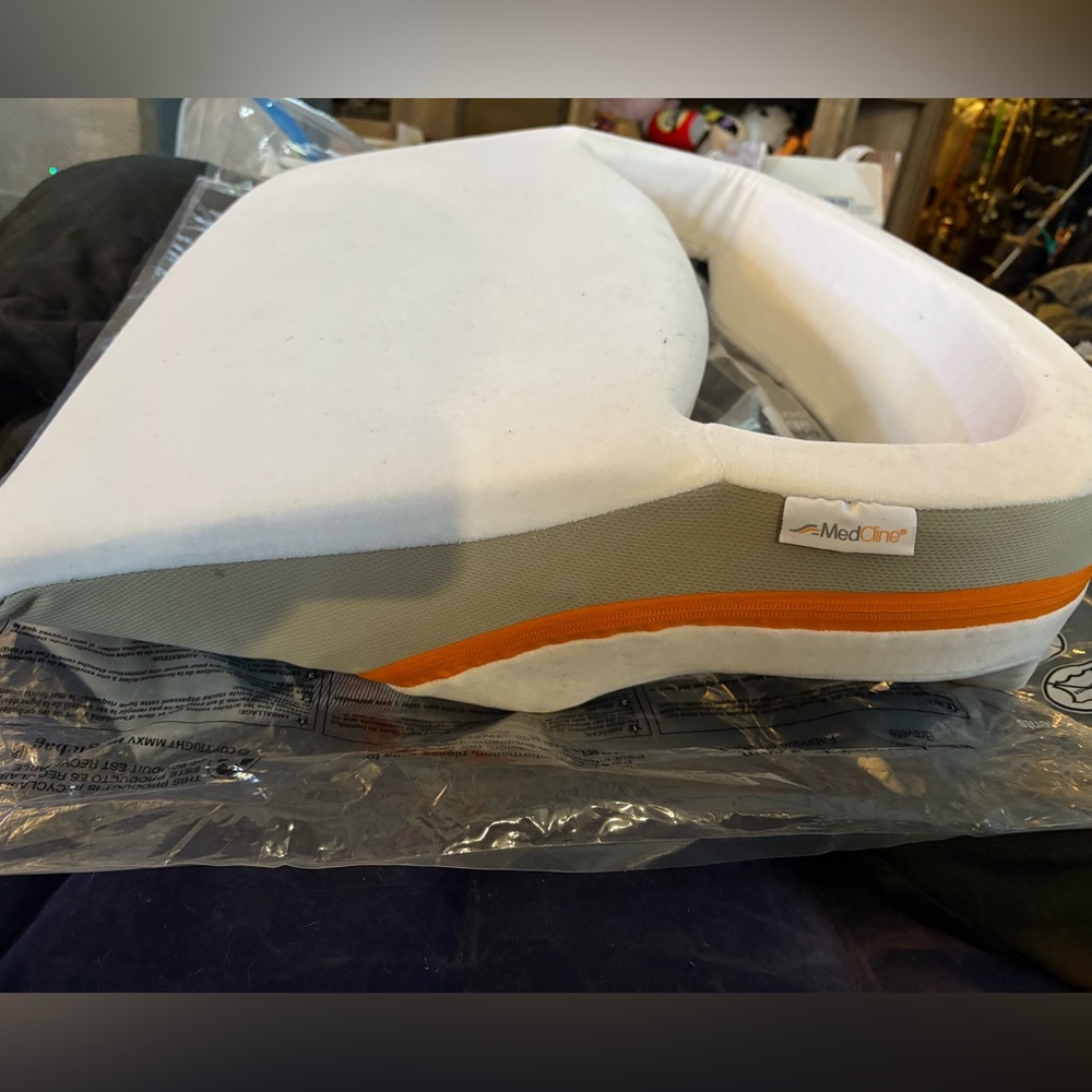MedCline Reflux relief pillow 6in incline